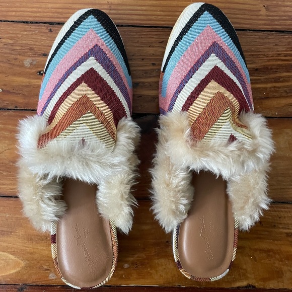 Colorful boho flats! Fun, maximalist and easy to slip on! - Picture 1 of 4